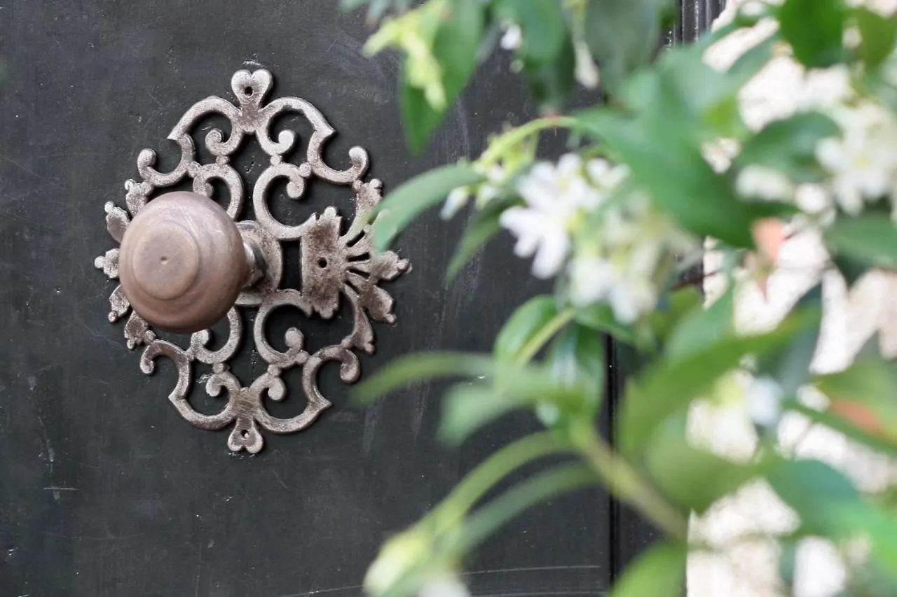 Bed & Breakfast La Maison D'Arles